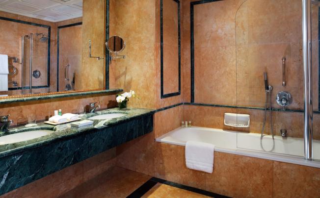 Фото отеля Westin Palace Milan